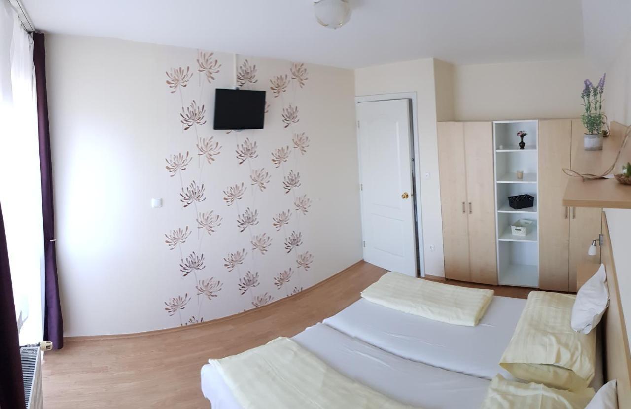 Szaloky Apartmanhaz Gyenesdiás Exteriör bild