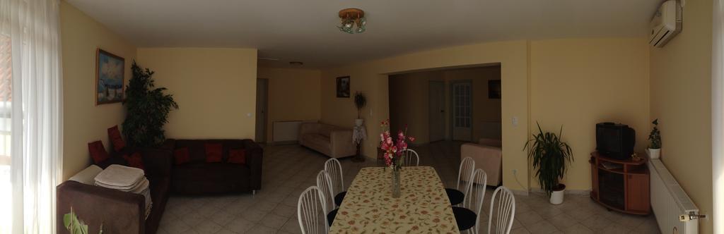 Szaloky Apartmanhaz Gyenesdiás Exteriör bild