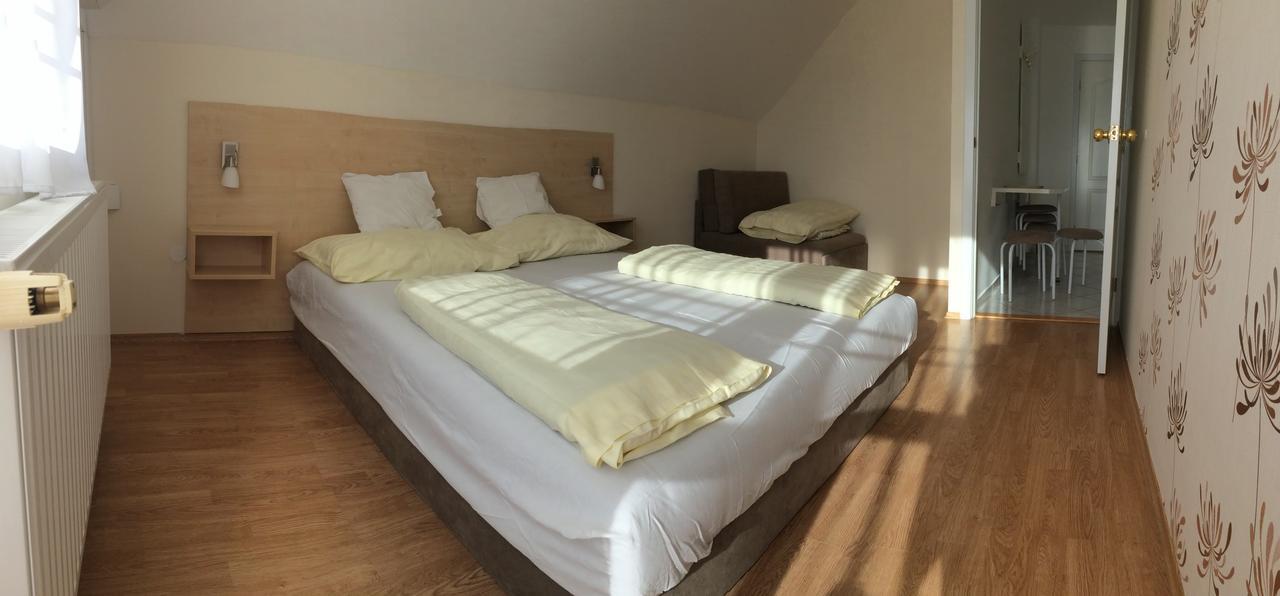 Szaloky Apartmanhaz Gyenesdiás Exteriör bild