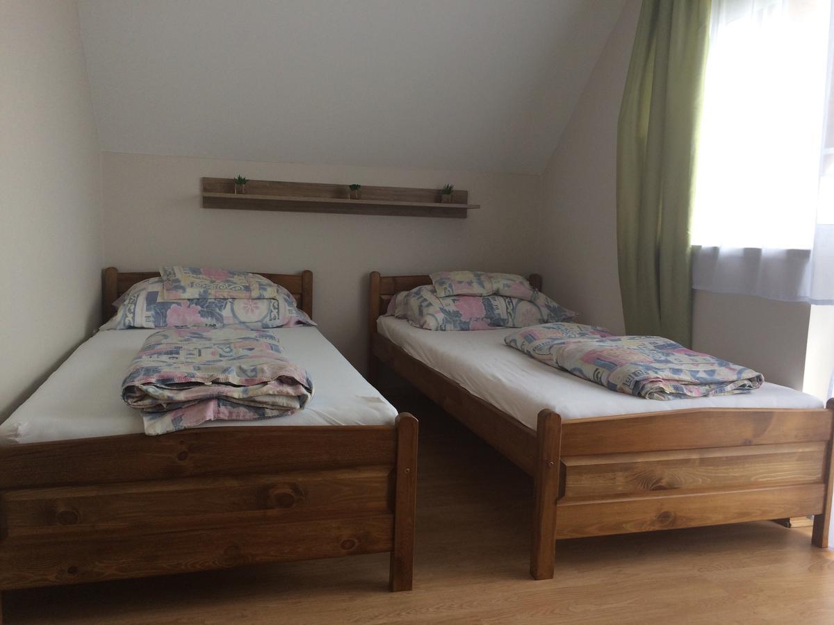 Szaloky Apartmanhaz Gyenesdiás Exteriör bild