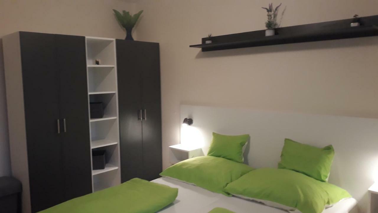 Szaloky Apartmanhaz Gyenesdiás Exteriör bild