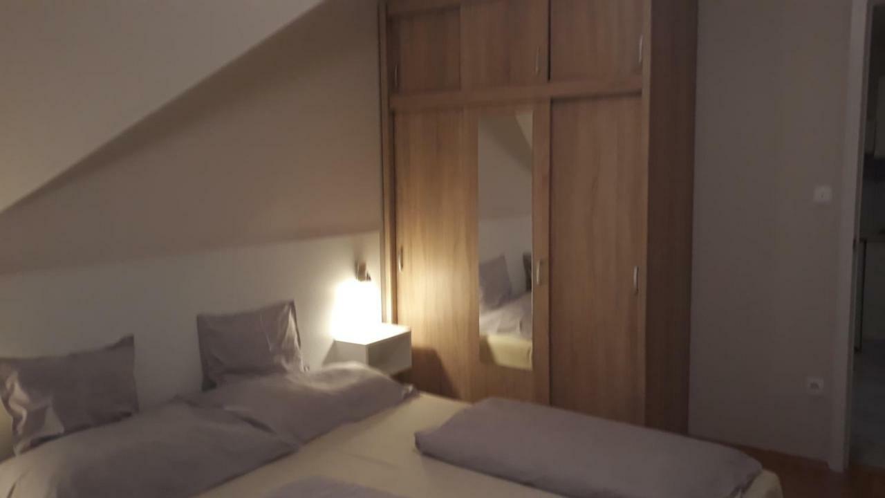 Szaloky Apartmanhaz Gyenesdiás Exteriör bild