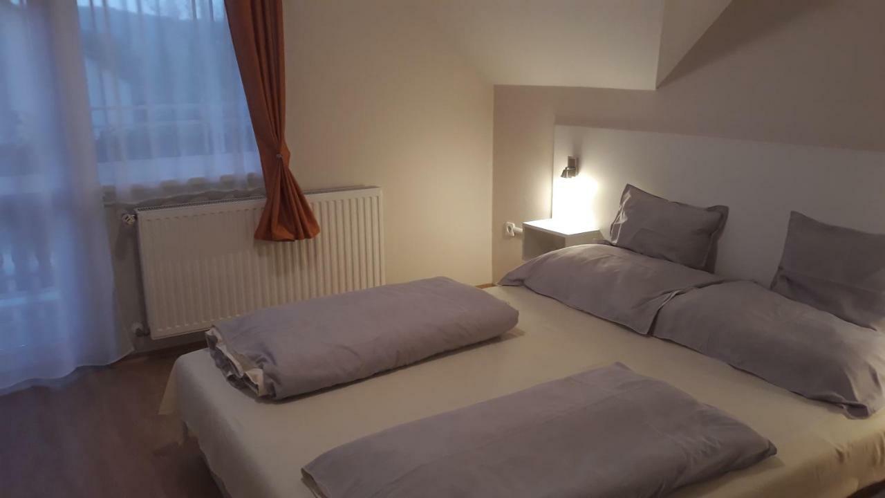 Szaloky Apartmanhaz Gyenesdiás Exteriör bild