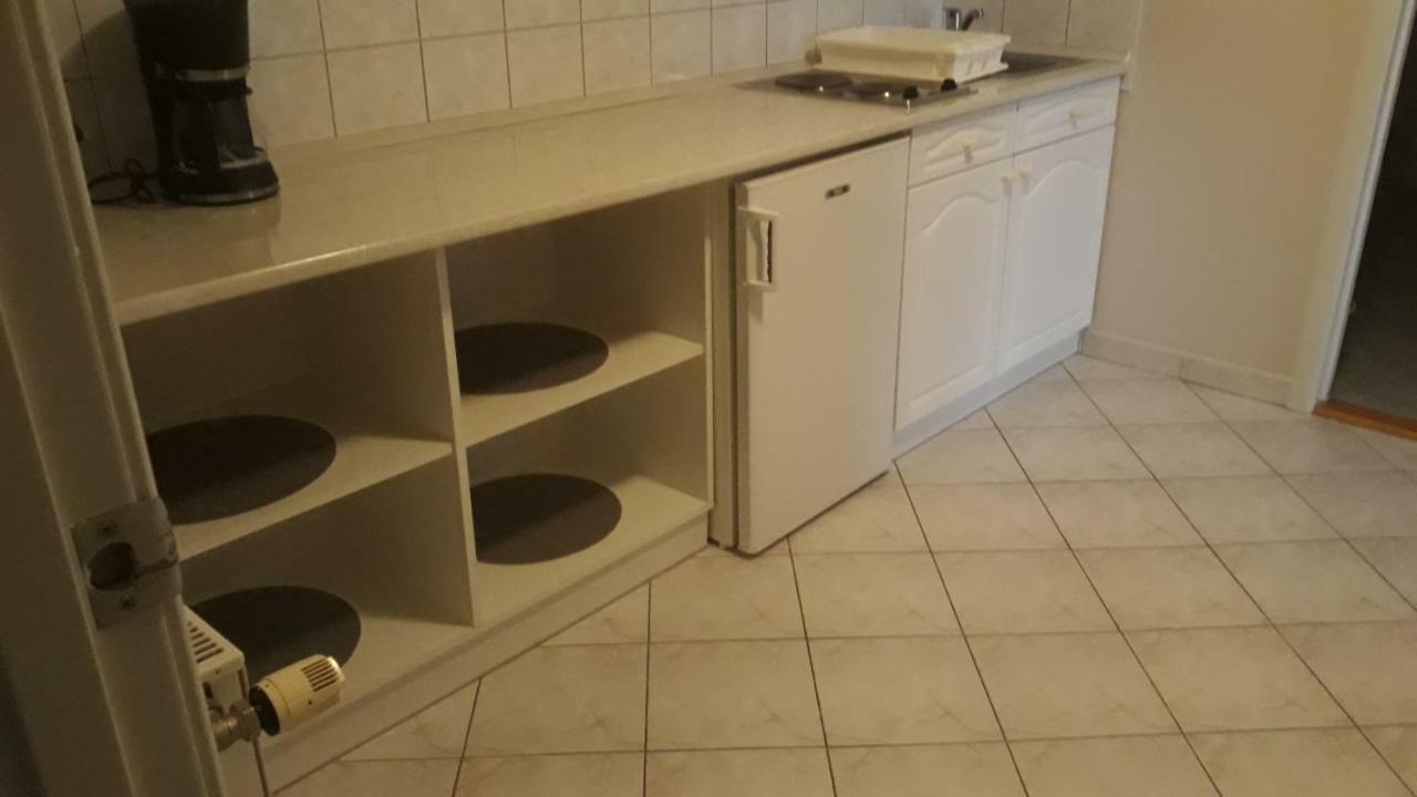 Szaloky Apartmanhaz Gyenesdiás Exteriör bild