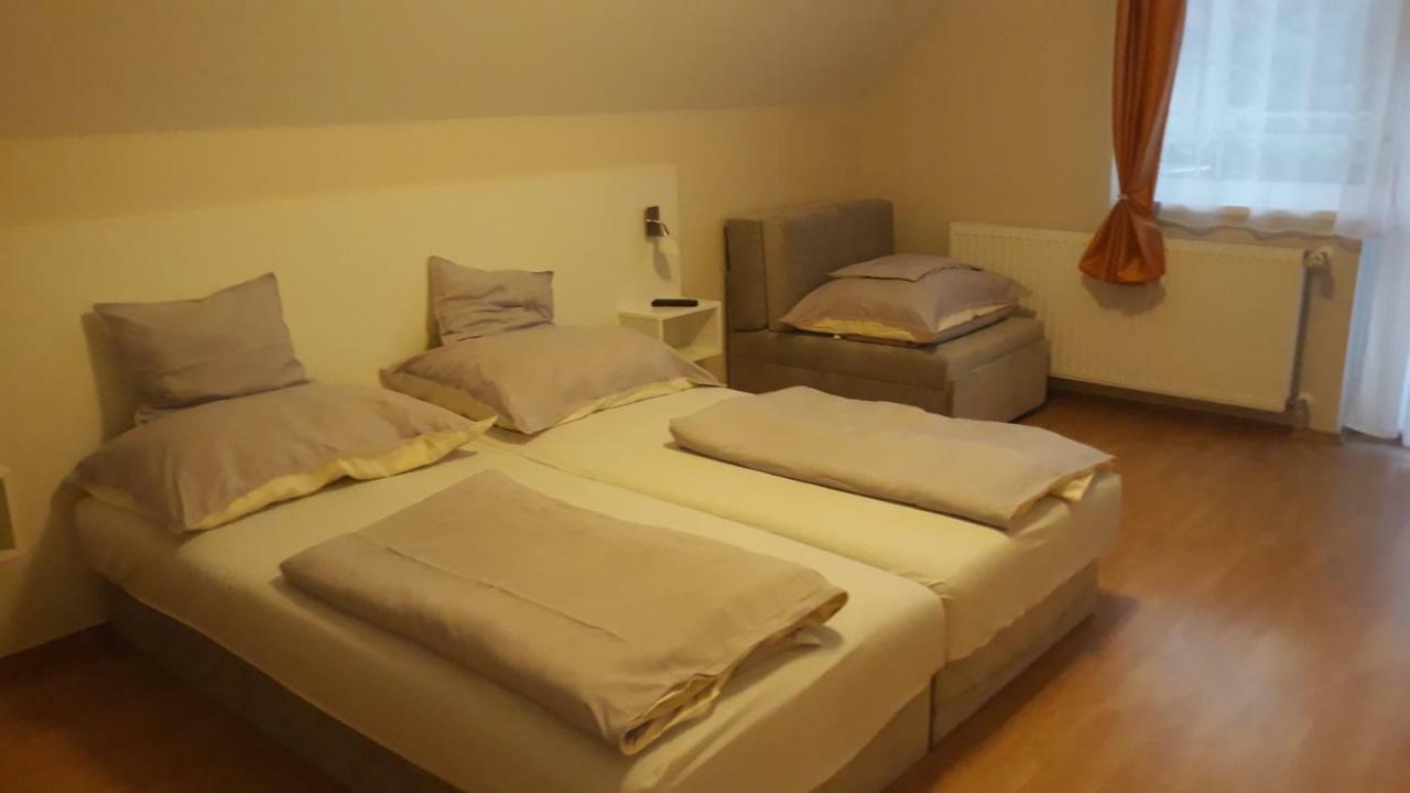 Szaloky Apartmanhaz Gyenesdiás Exteriör bild