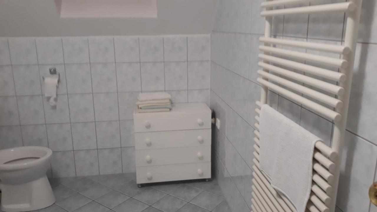 Szaloky Apartmanhaz Gyenesdiás Exteriör bild